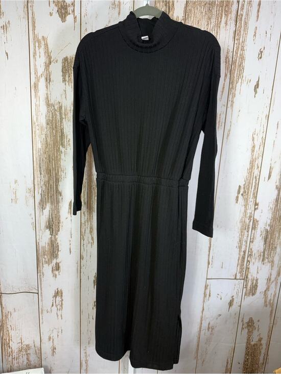 Old Navy Dresses & Skirts - Old Navy, Black Ribbed Long Sleeve Midi Dress w/pockets. Size Small.